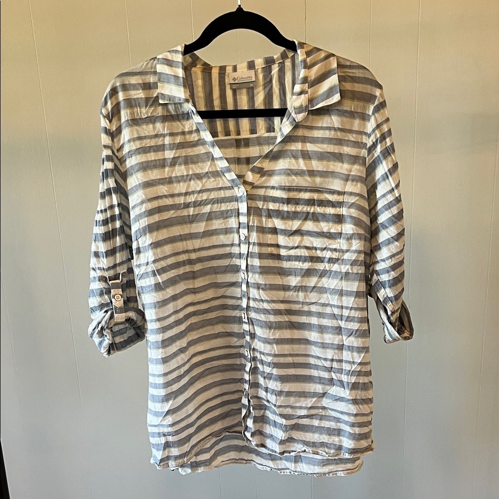 Columbia light weight  Button-Up Shirt